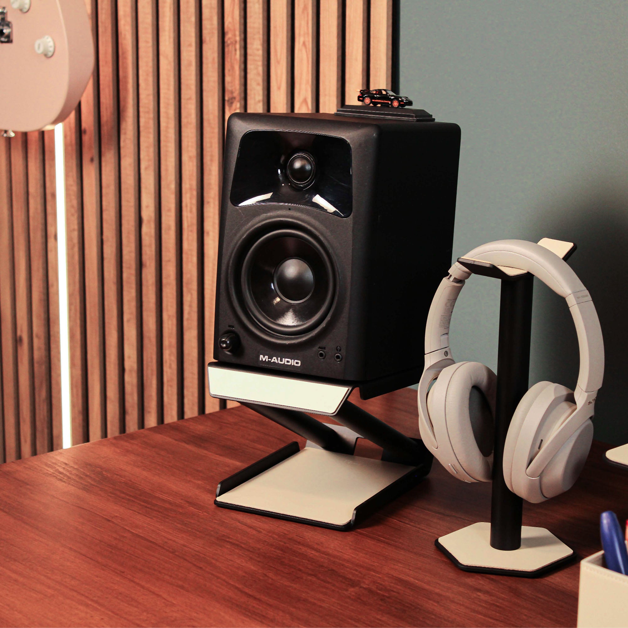 Metal & Leather Speaker Stand desk