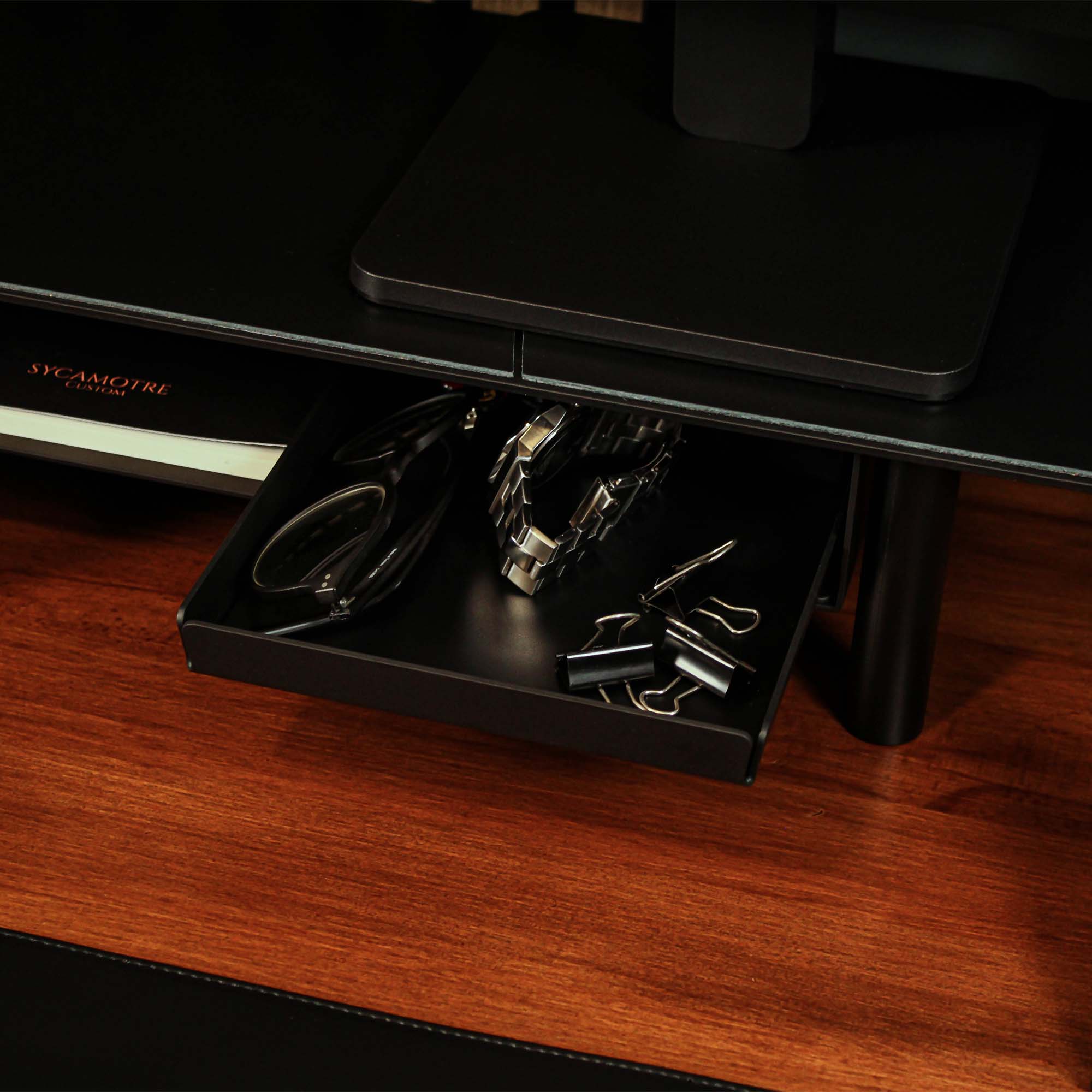 Group photo showing the full metal and leather collection with the black valet tray