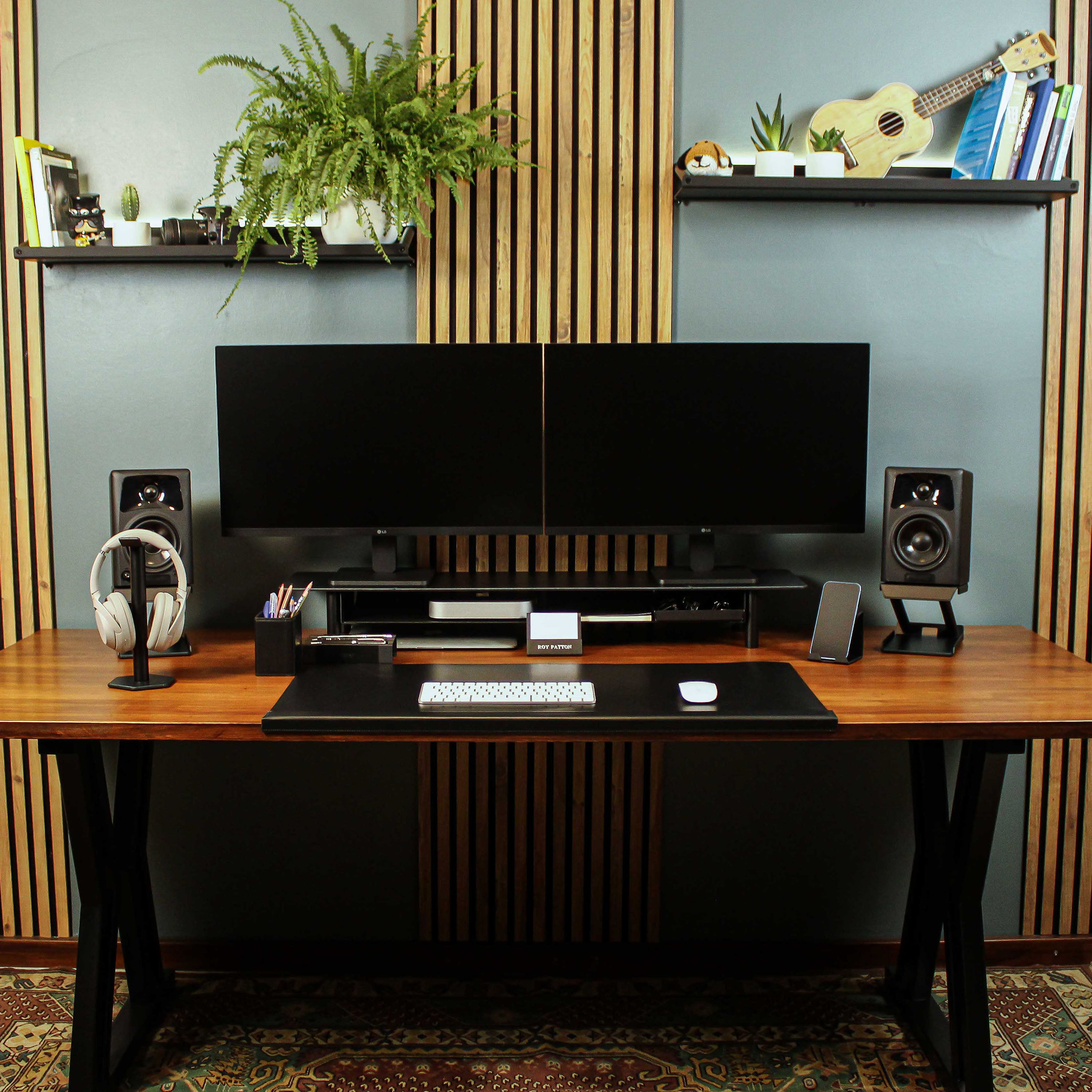 Metal Mobile Phone Stand with leather overlay