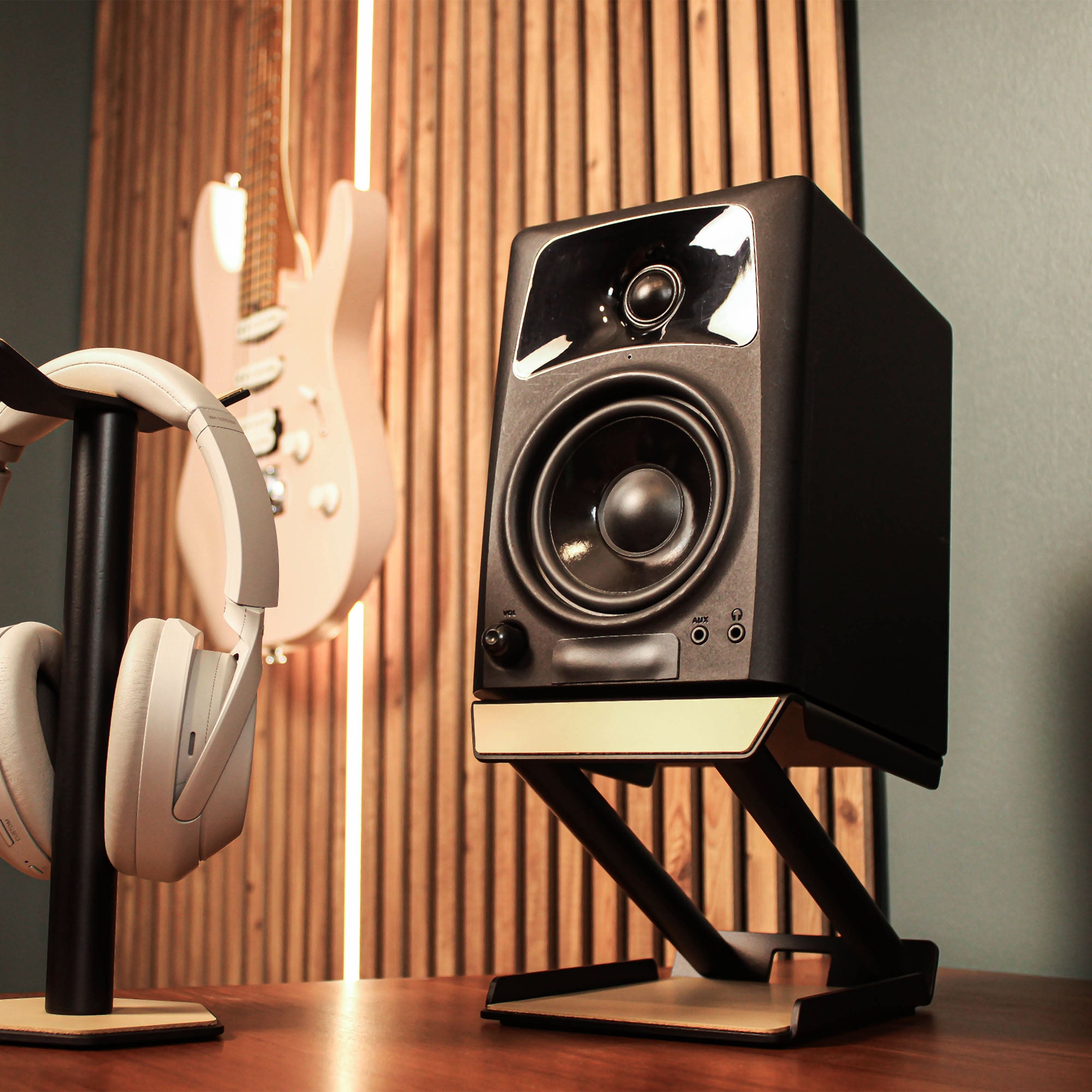Studio Speaker Stand for desk