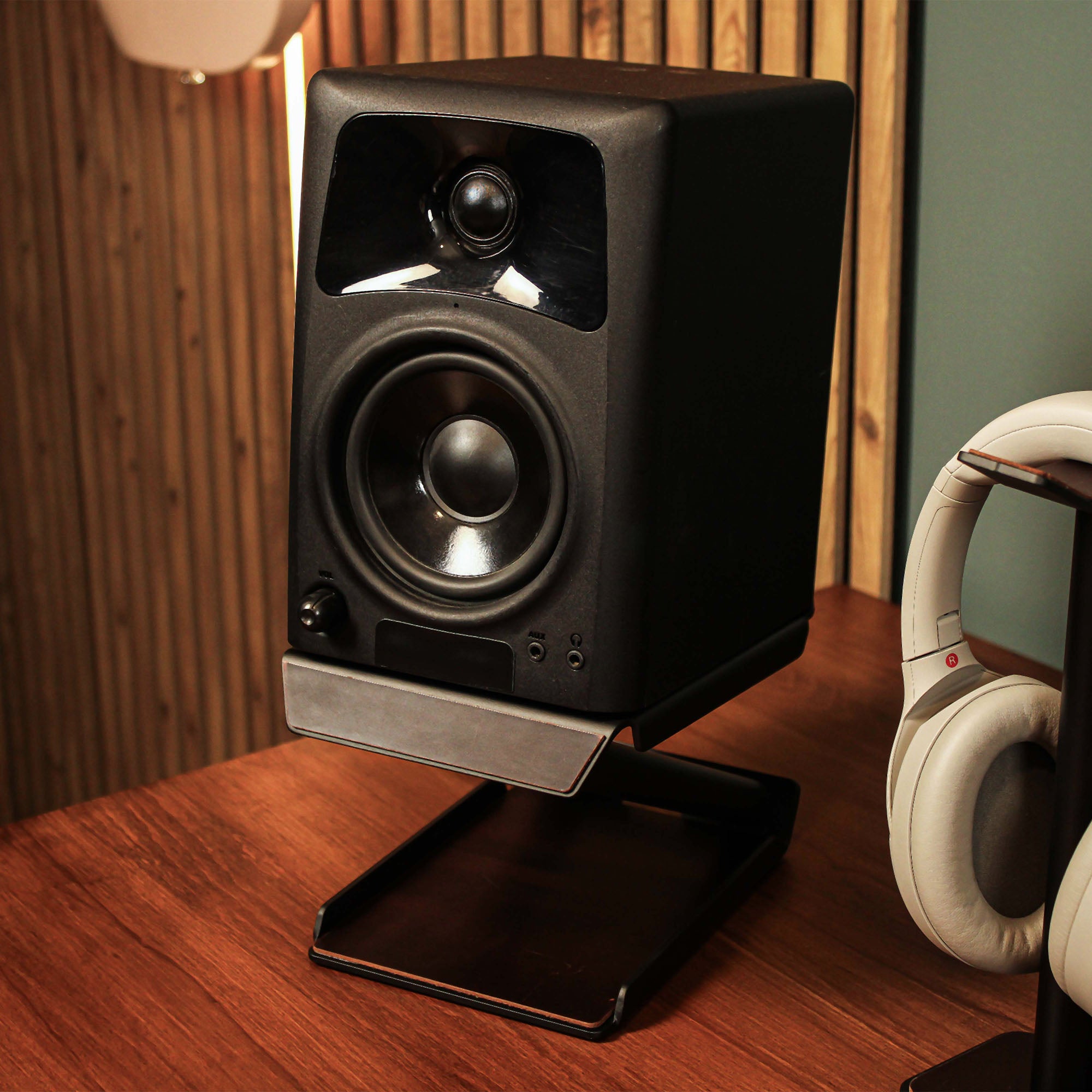 Studio Speaker Stand for desk