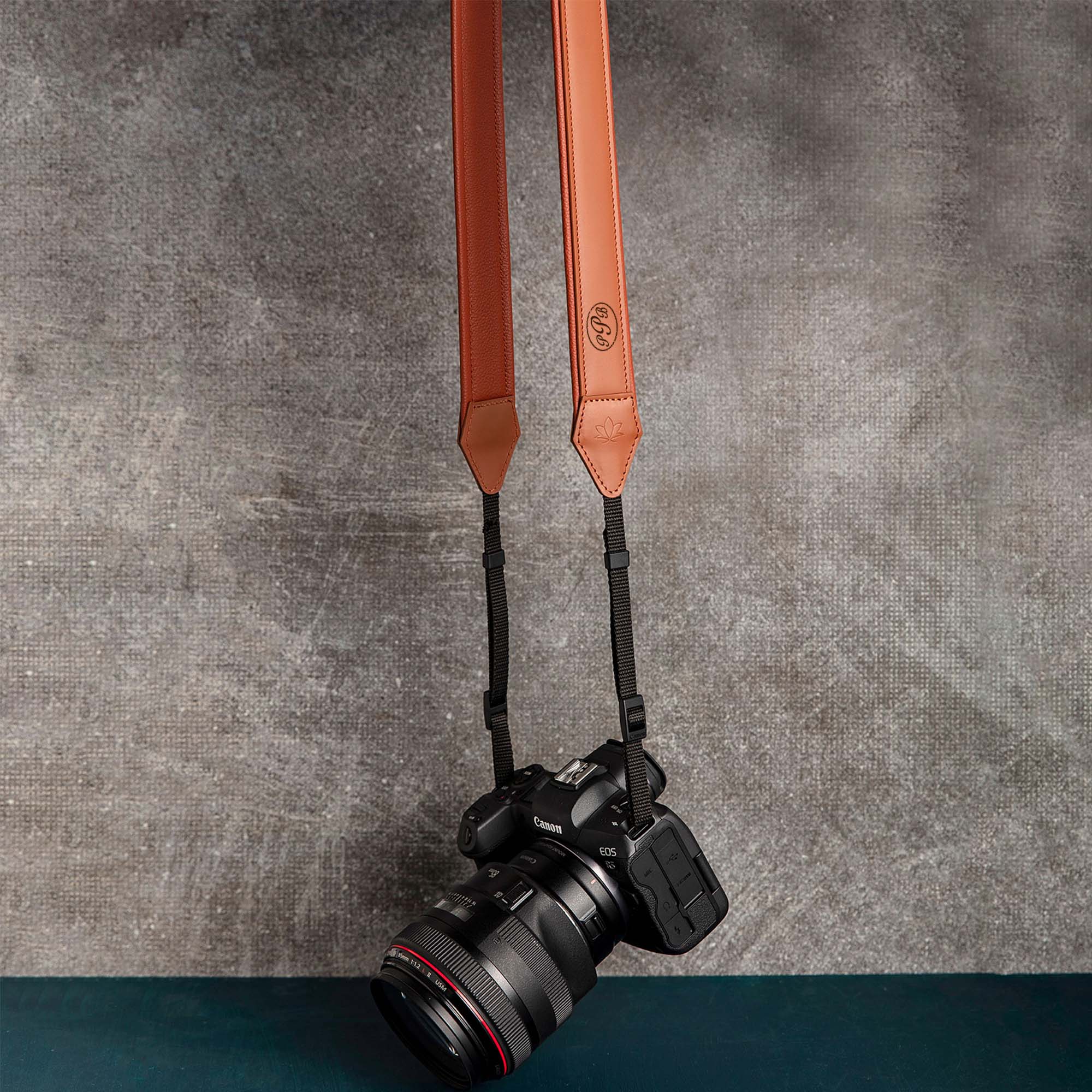 Brown Personalized Leather Camera Strap With Comfortable padded and adjustable design #color_chestnut